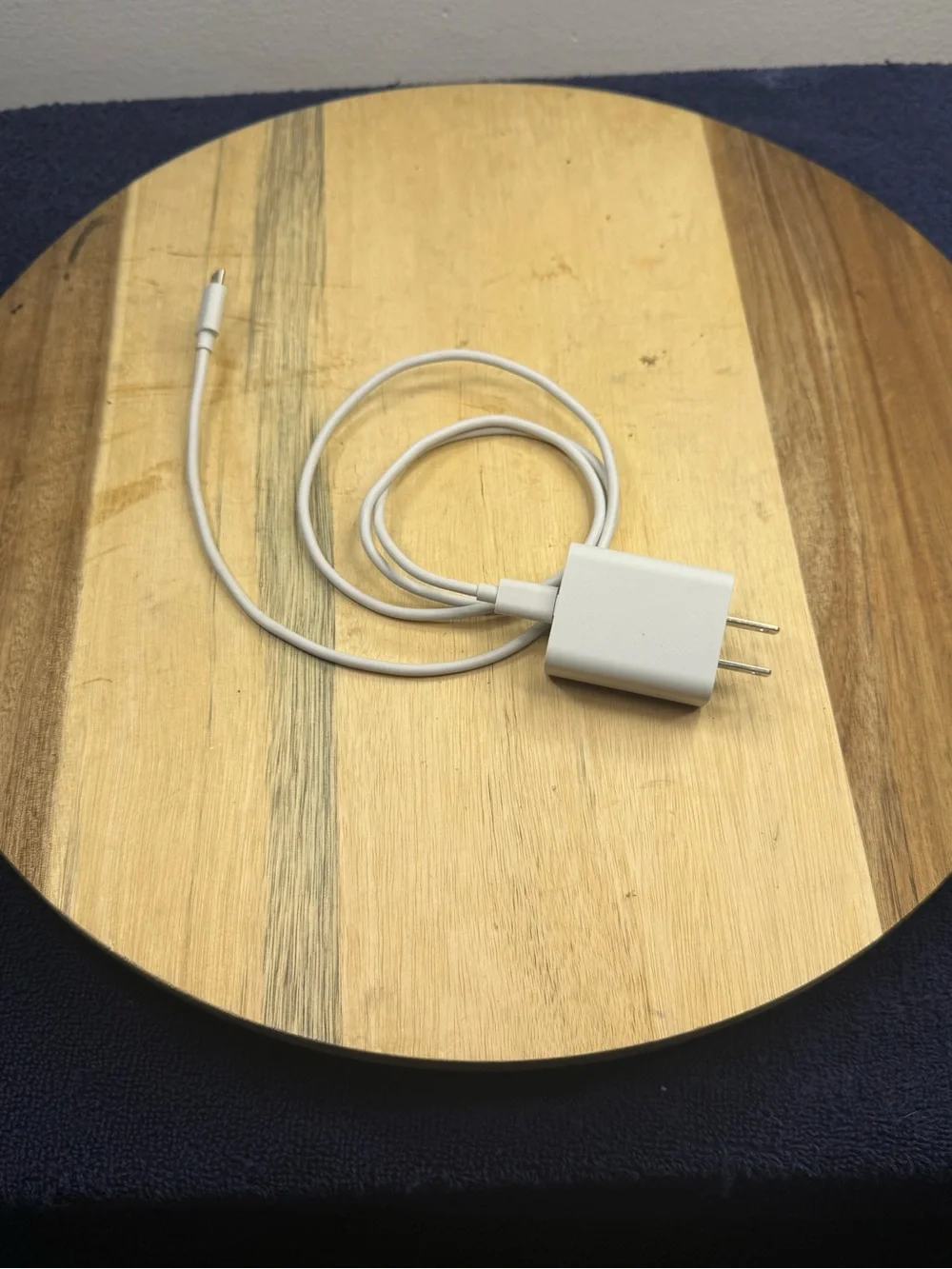 Oculus VR 64 GIG With Controllers And New Charging Stand By Nexigo